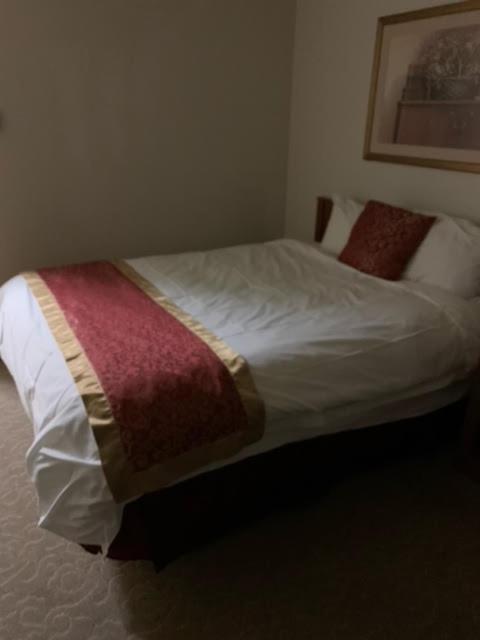 Redwood Motor Inn Brandon Extérieur photo