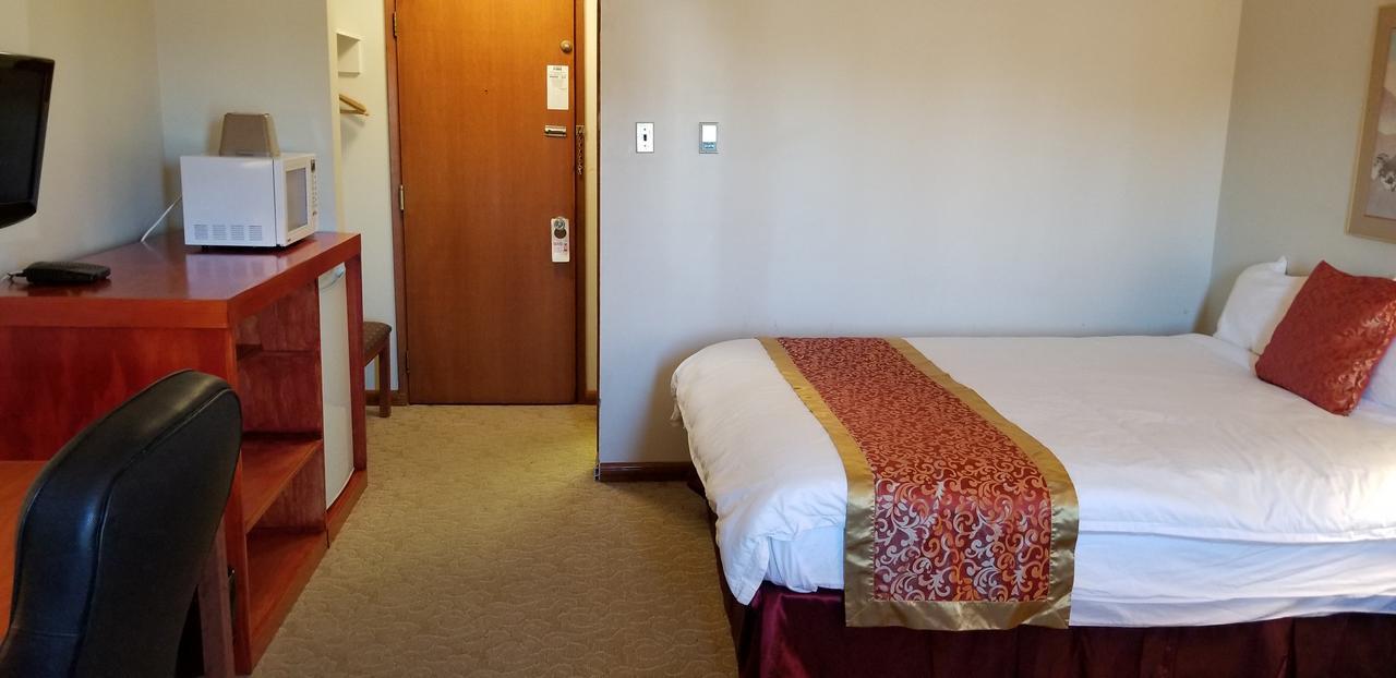 Redwood Motor Inn Brandon Extérieur photo