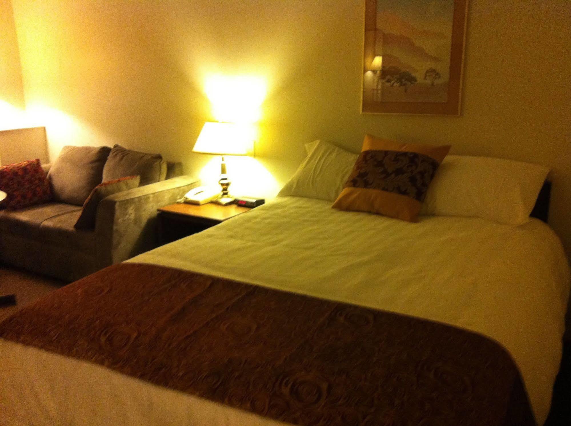 Redwood Motor Inn Brandon Extérieur photo